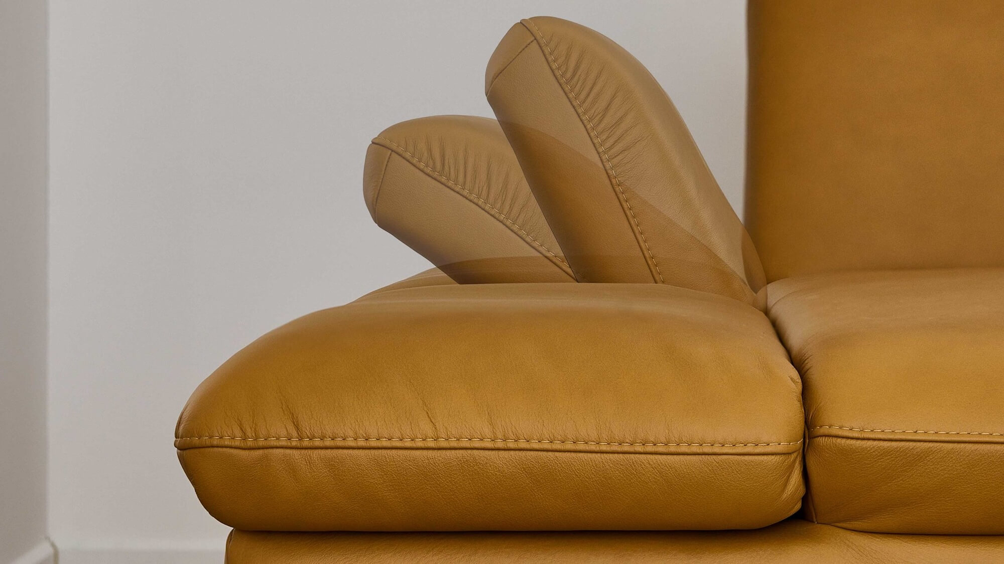 Modulmaster Ecksofa Leder Kurkuma mit verstellbaren Armlehnen