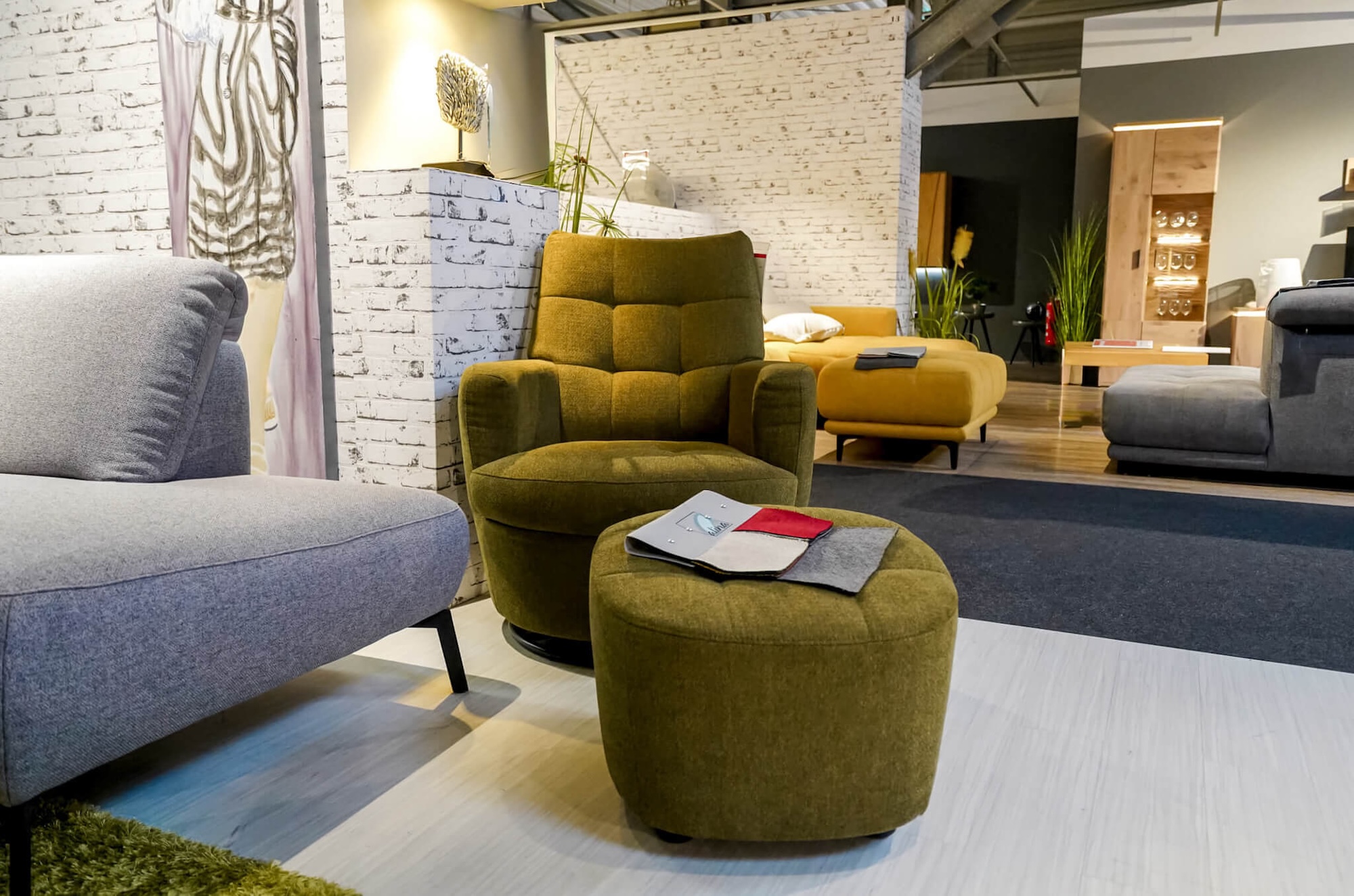 Polstermoebel Sessel gruen modern
