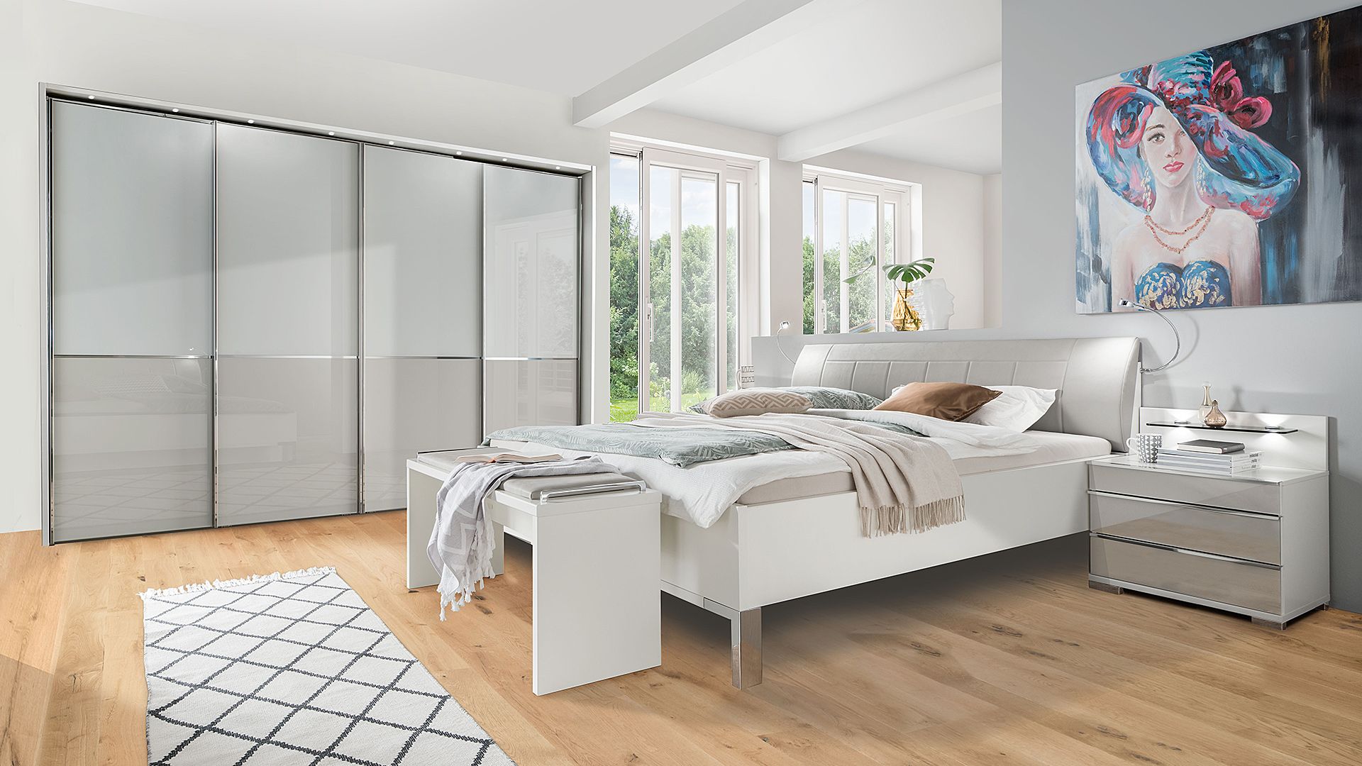 wiemann-schwebetuerenschrank-glas-grau-schlafzimmer