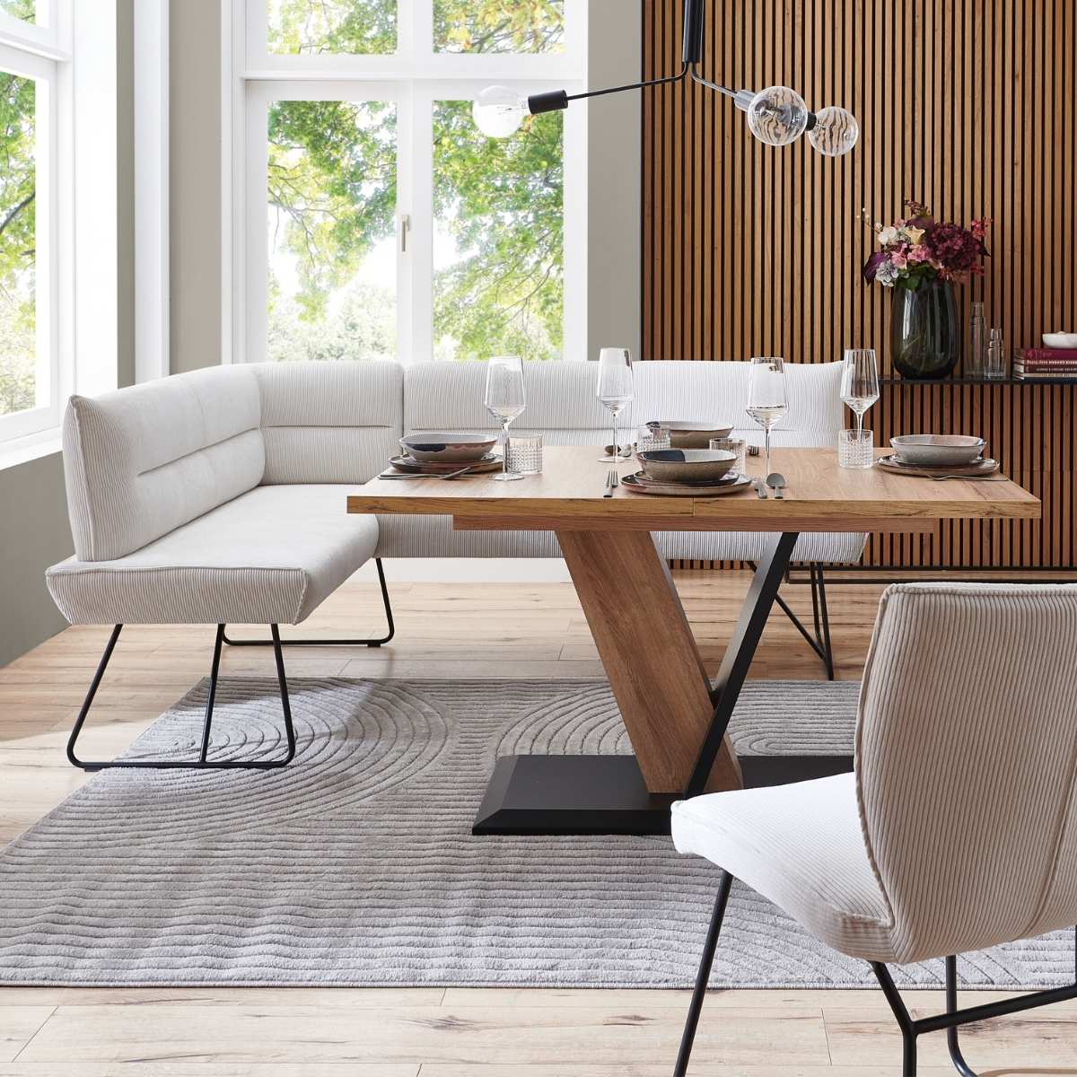 Esszimmer Baenke Massivholztisch