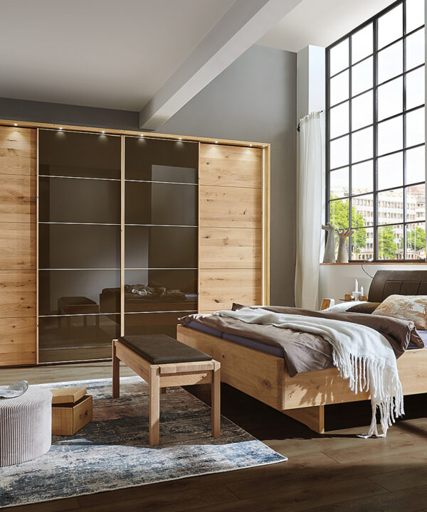 Schlafzimmer Cardiff mit Schwebetuerenschrank Eiche