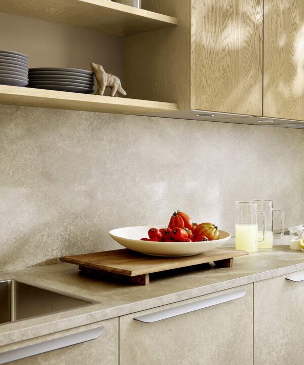 Nolte Stone Küchenzeile Sandstein Creme mit Rückwand in Steinoptik